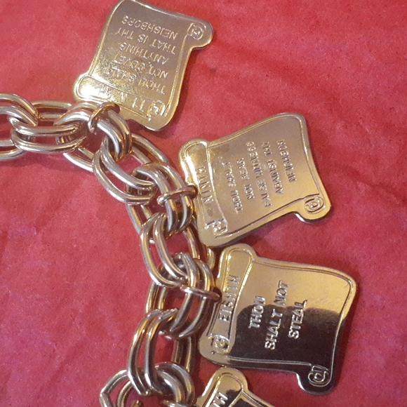 10 Comments Charm Bracelet - Picture 2 of 4